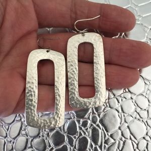 HAMMERED SILVER COSTUME LONG EARRINGS PERFECT FOR CASUAL OR DRESSY OUTFITS FUN !